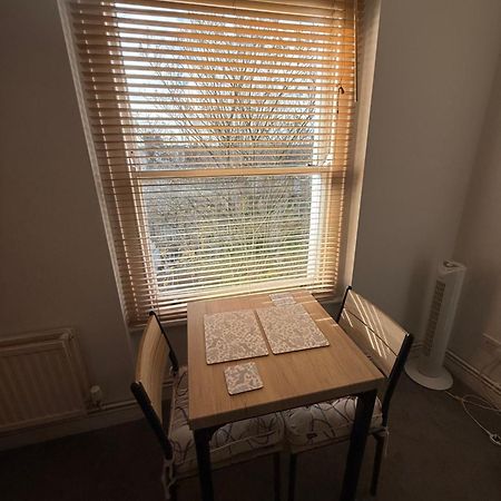 Cosy Victorian Guest Room Londen Buitenkant foto